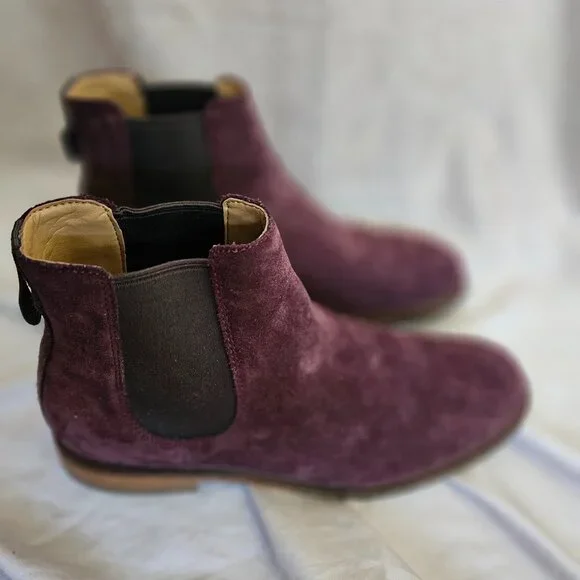 Clarks | Shoes | Clarks Burgundy Suede Chelsea Boots Size  display picture 3